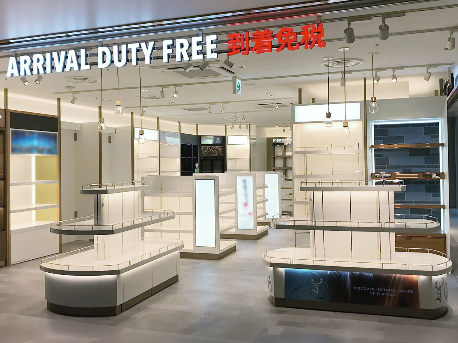 空港内免税店　商品陳列什器
