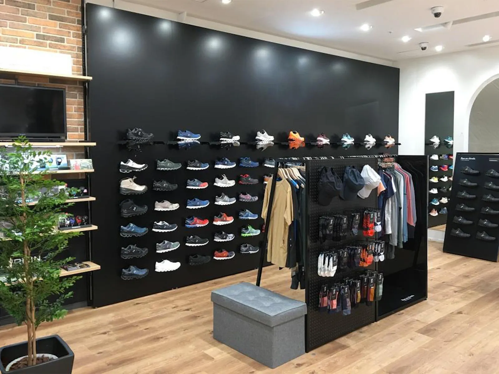 シューズ商品展示什器