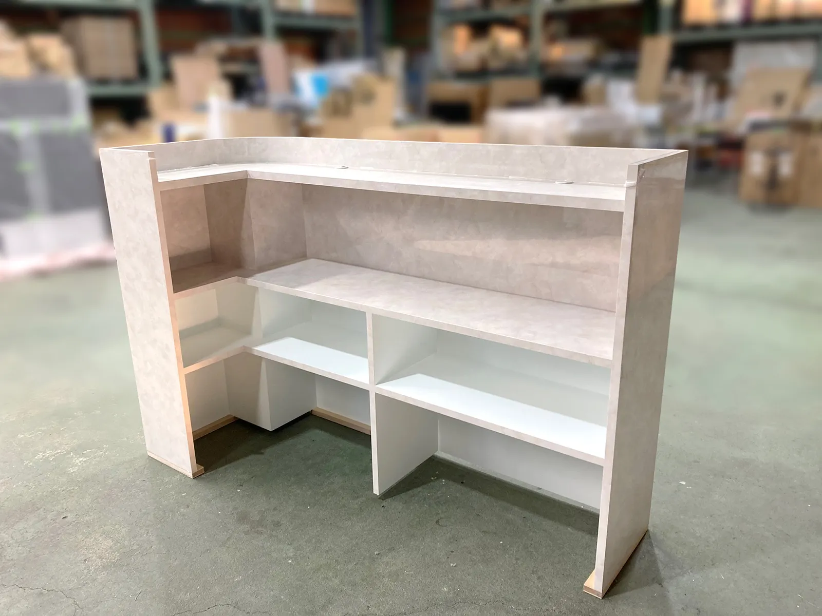 受付カウンター・壁面造作画像④