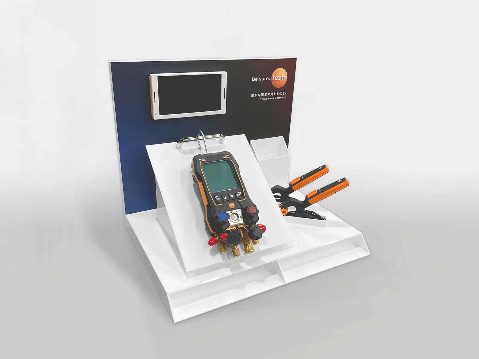 株式会社テストー様　デジタルマニホールド展示什器