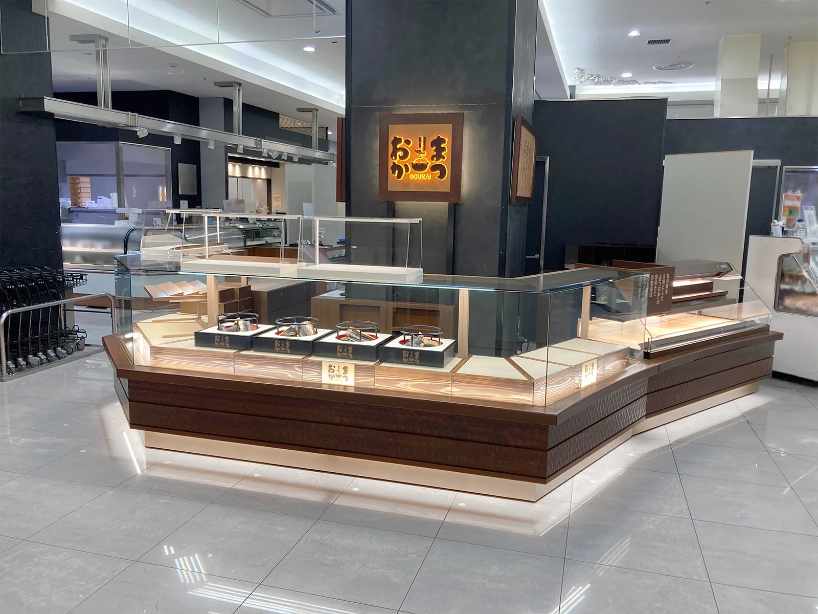 惣菜販売店 まつおか様 ガラスケース・他各種什器 2店舗